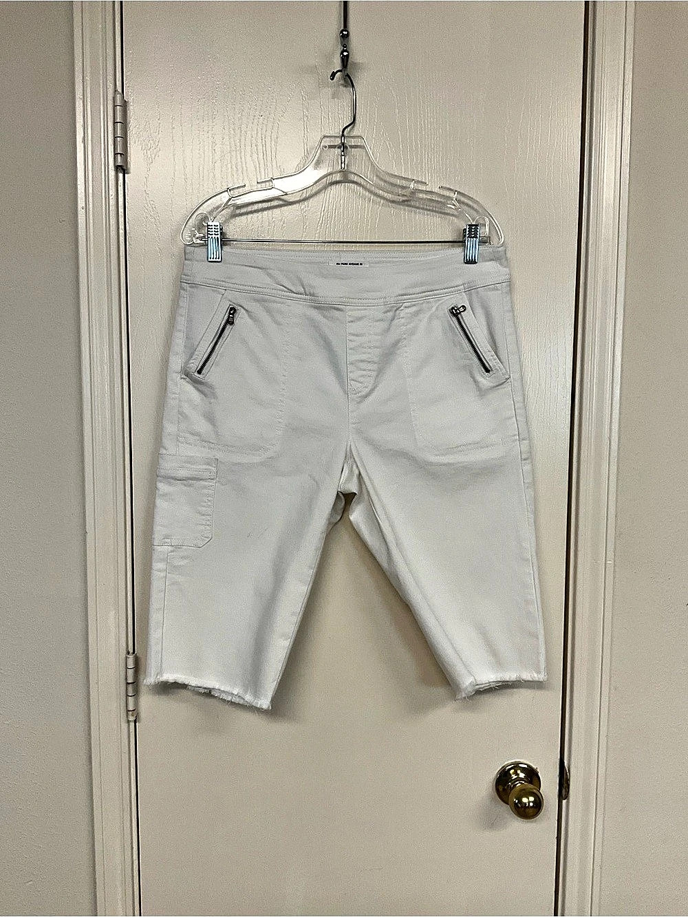 🌺$5.00 must bundle 🌺Westbound The Park Avenue Fit White Denim Shorts